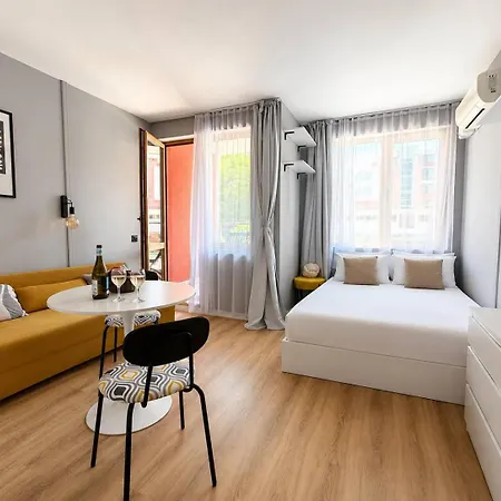 Nessebar With Pool View Appartement